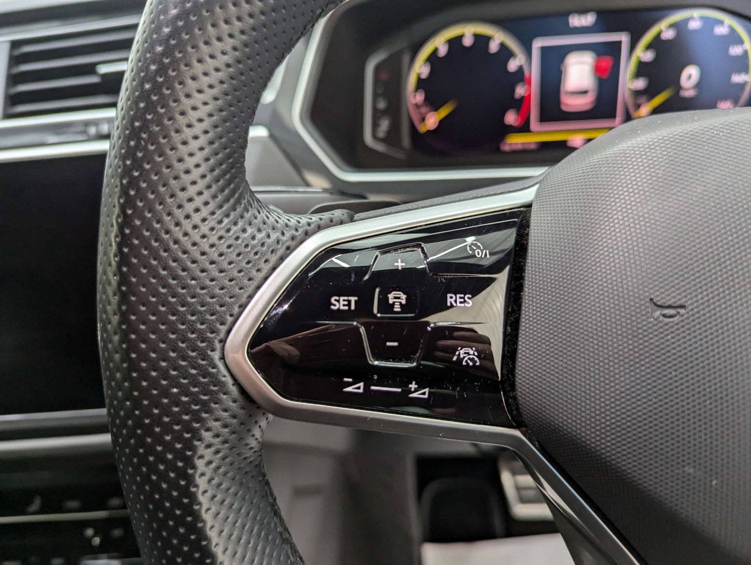 Used Volkswagen Tiguan 2020 for sale - 77277603: Photo 73