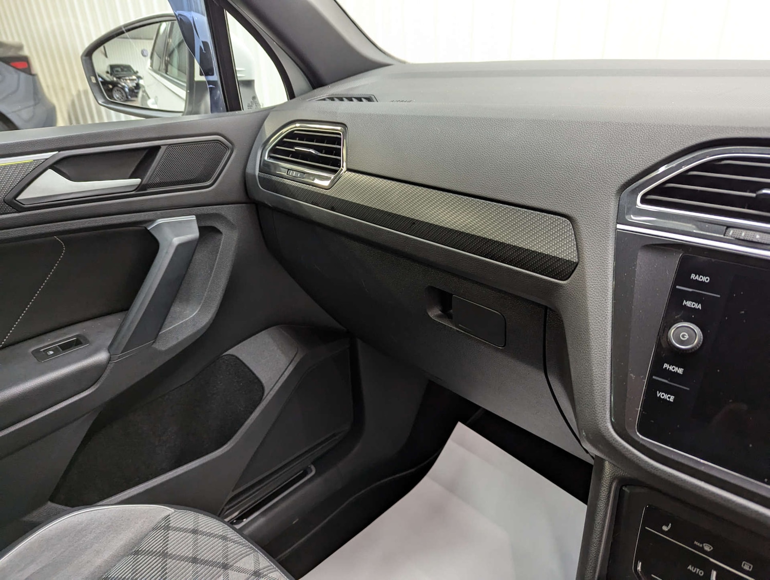 Used Volkswagen Tiguan 2020 for sale - 77277603: Photo 92