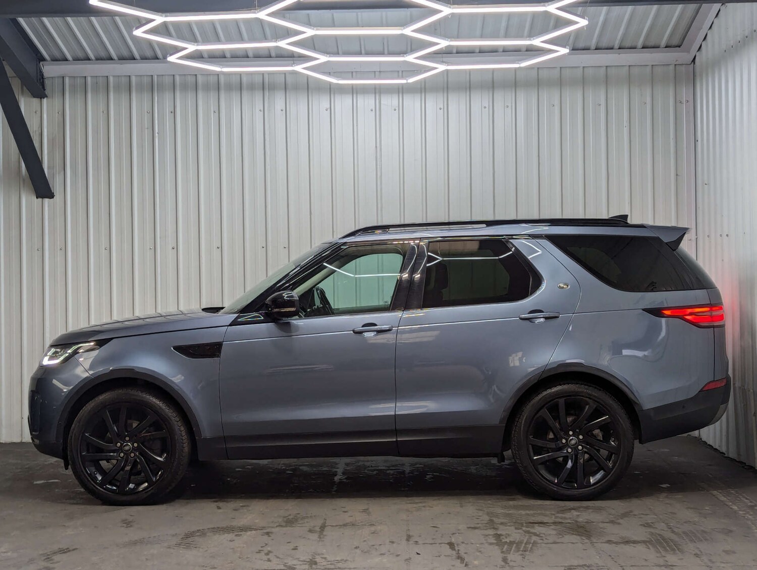 Used Land Rover Discovery 2018 for sale - 77829936: Photo 13