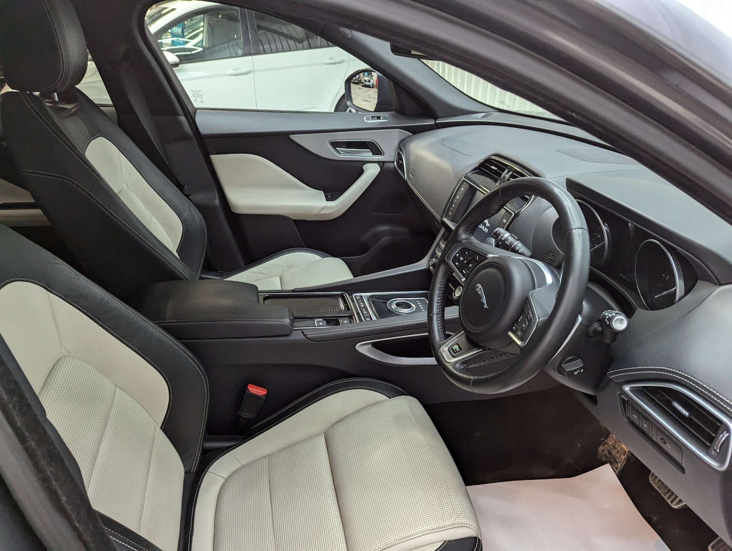 Used Jaguar F-Pace 2017 for sale - 77164835: Photo 49