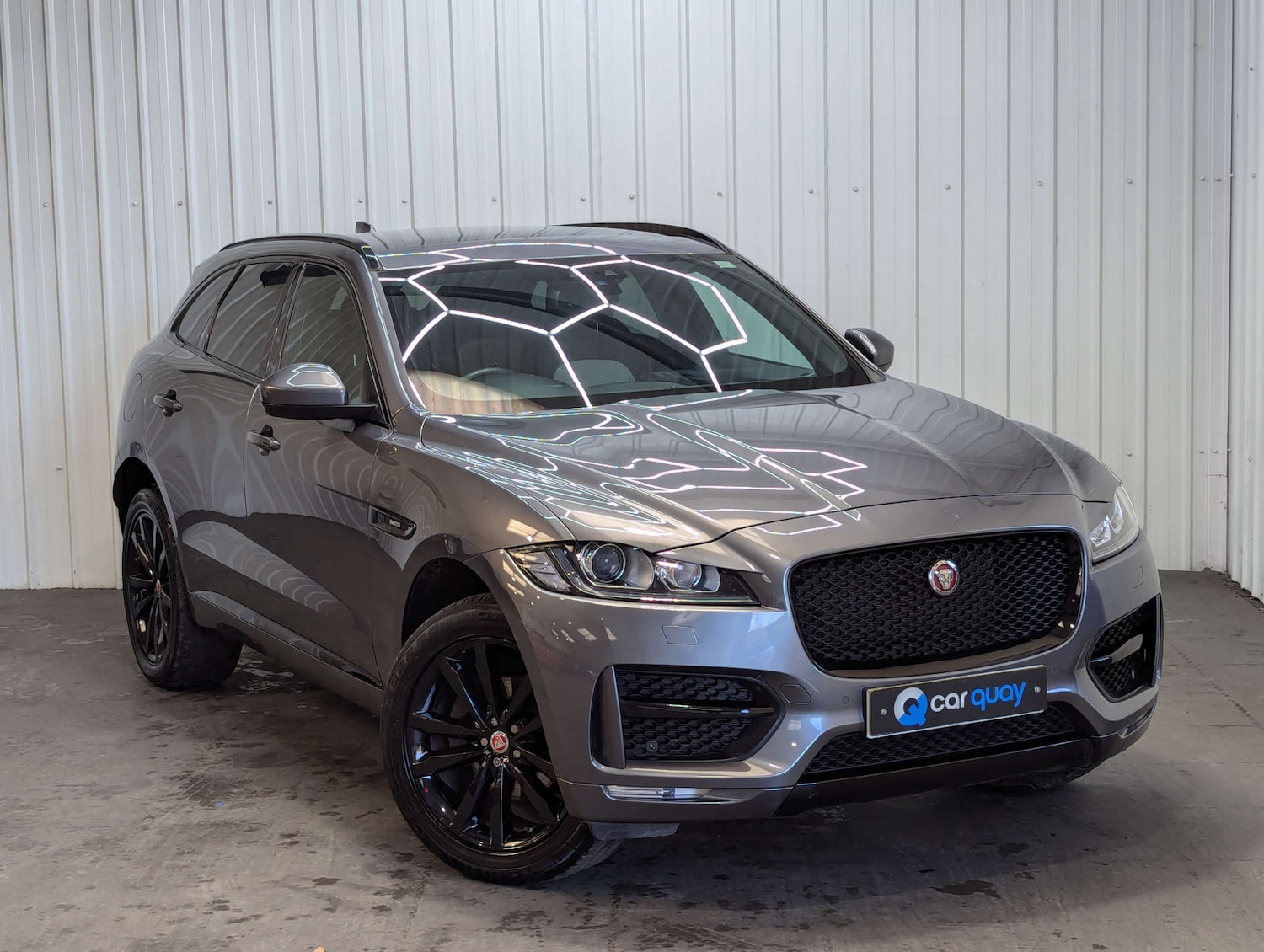 Used Jaguar F-Pace 2017 for sale - 77164835: Photo 5