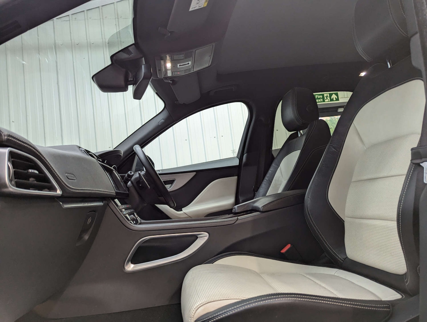 Used Jaguar F-Pace 2017 for sale - 77164835: Photo 58