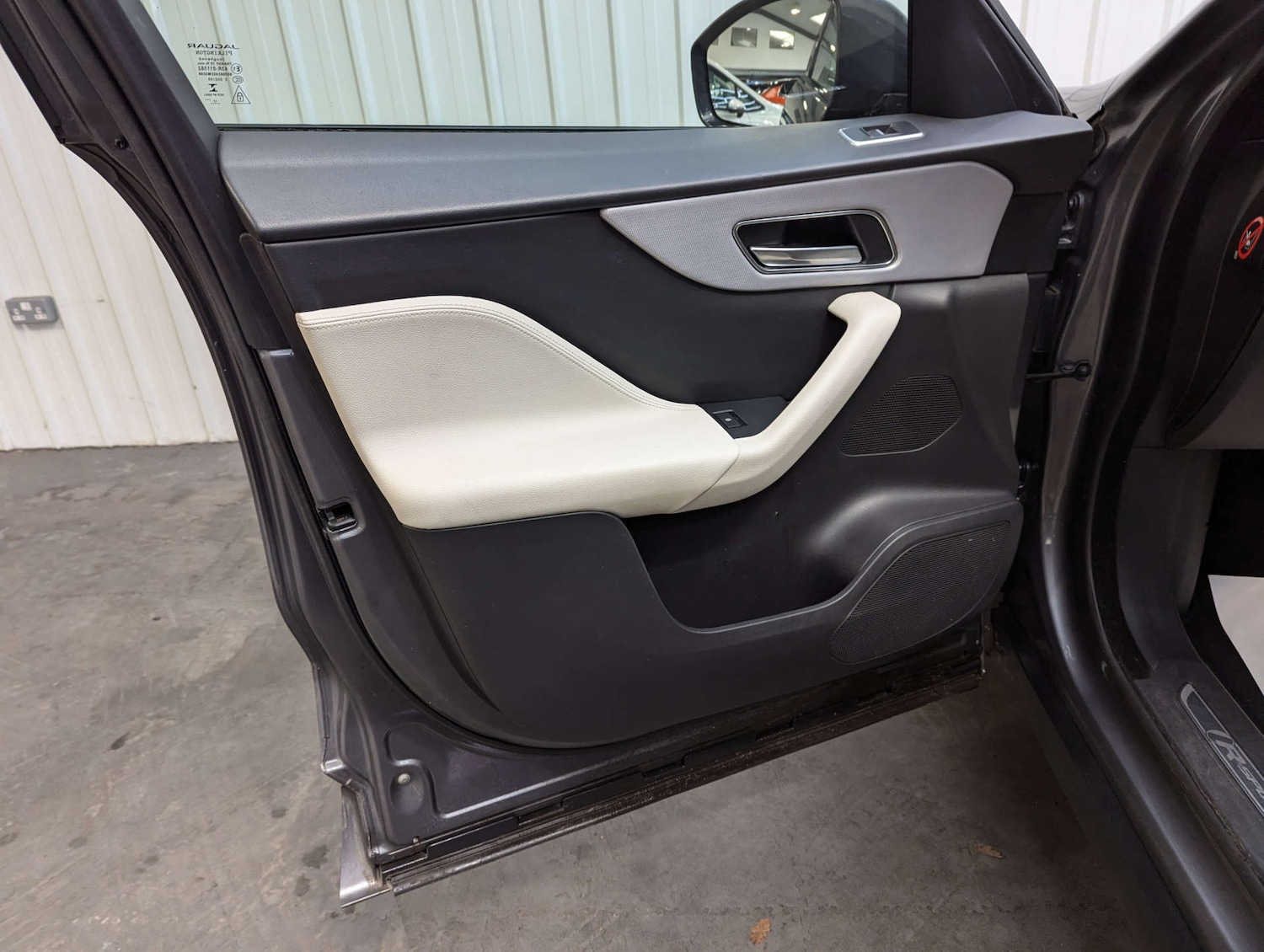 Used Jaguar F-Pace 2017 for sale - 77164835: Photo 59