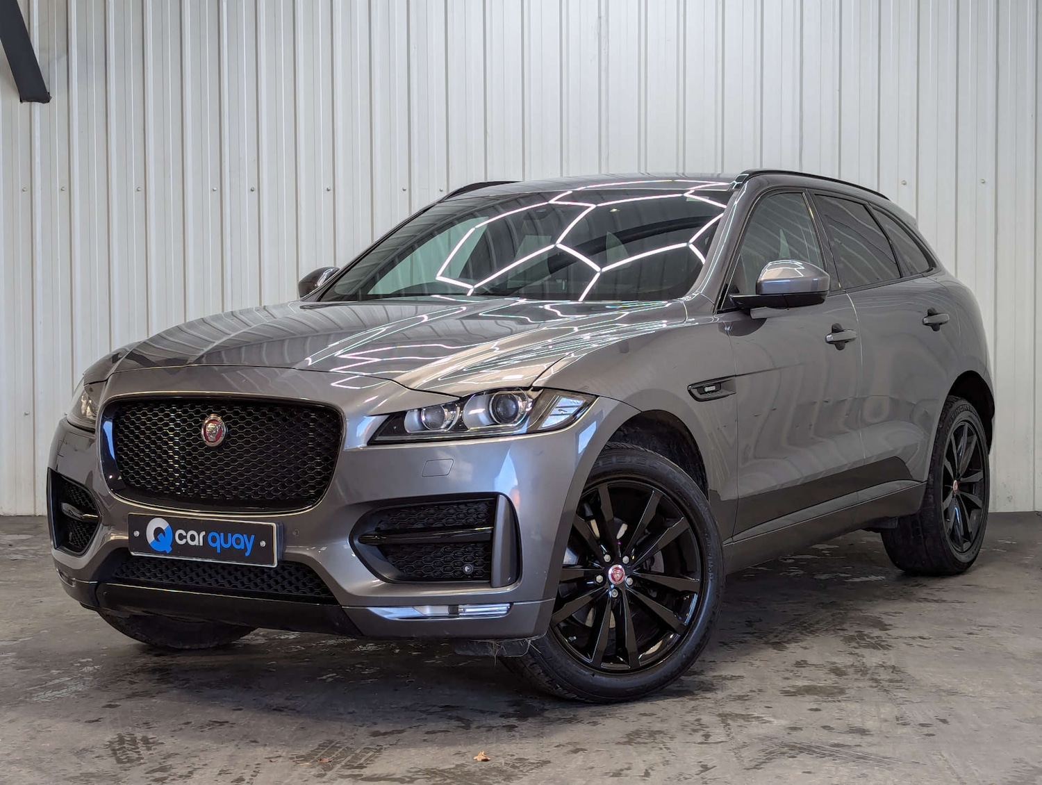Used Jaguar F-Pace 2017 for sale - 77164835: Photo 6