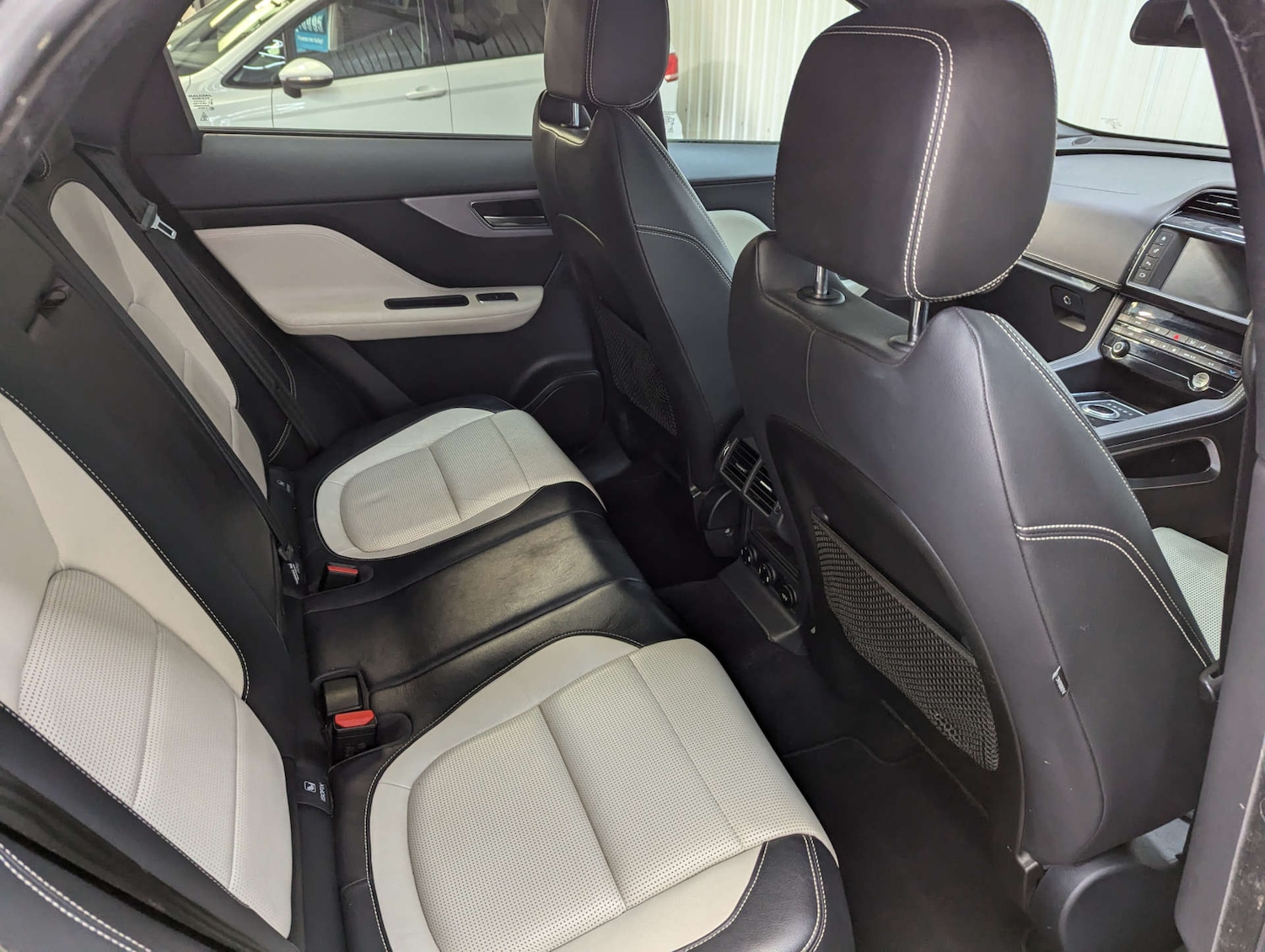 Used Jaguar F-Pace 2017 for sale - 77164835: Photo 60