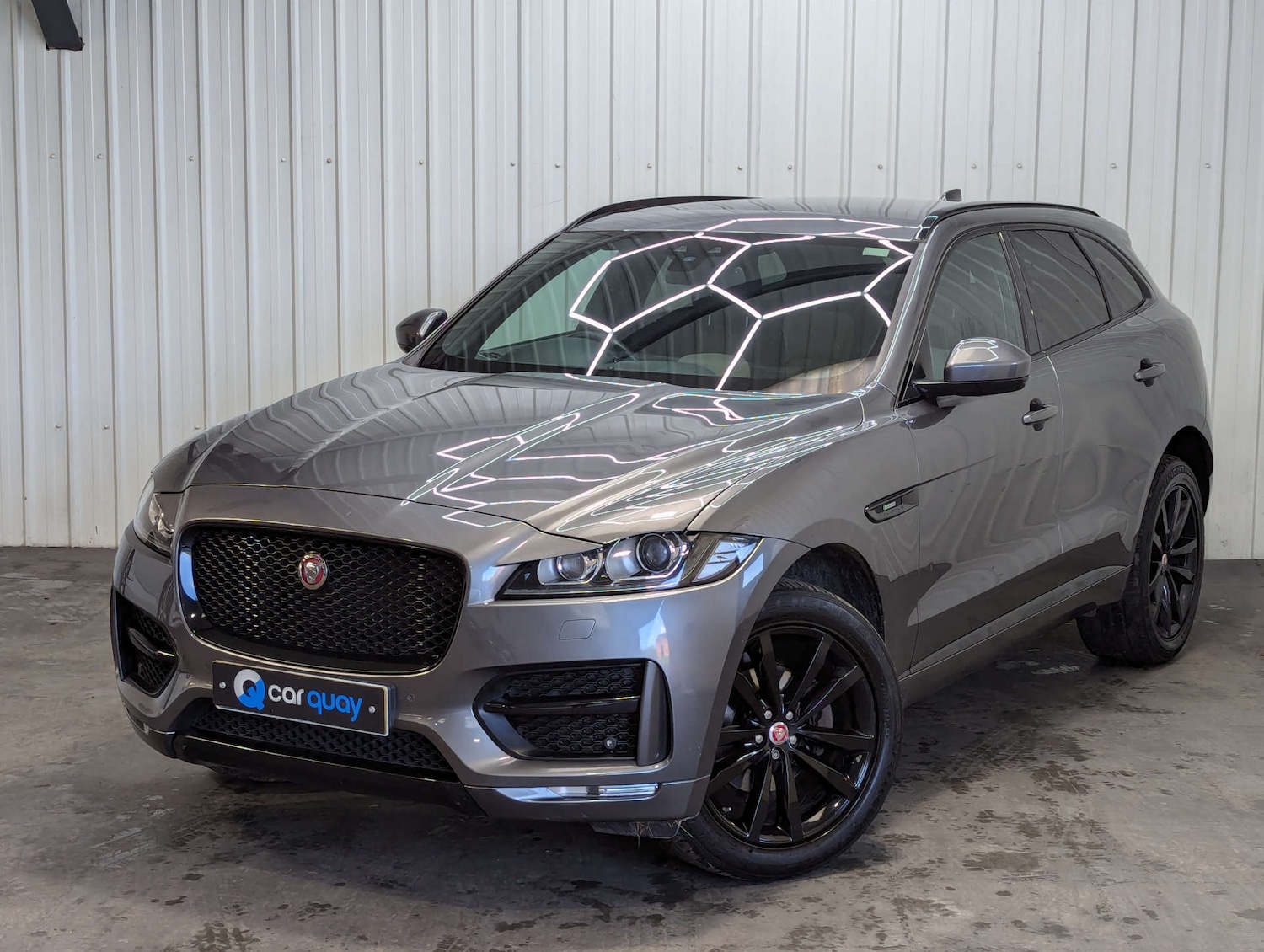 Used Jaguar F-Pace 2017 for sale - 77164835: Photo 7