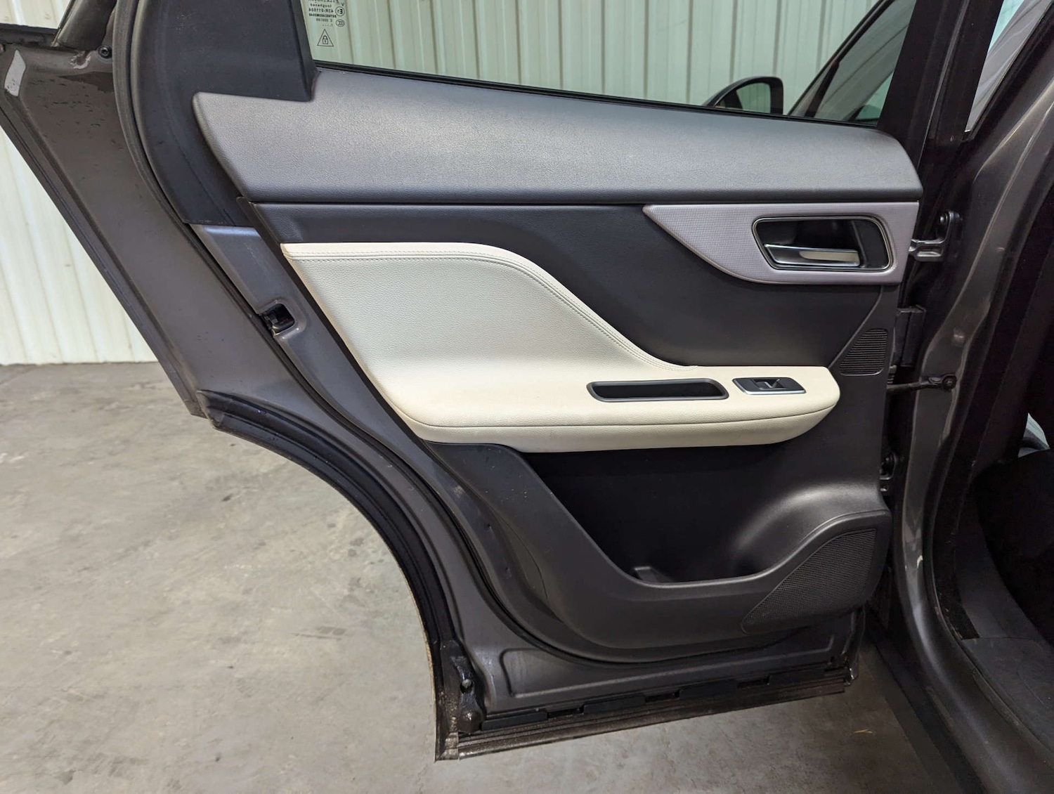 Used Jaguar F-Pace 2017 for sale - 77164835: Photo 70