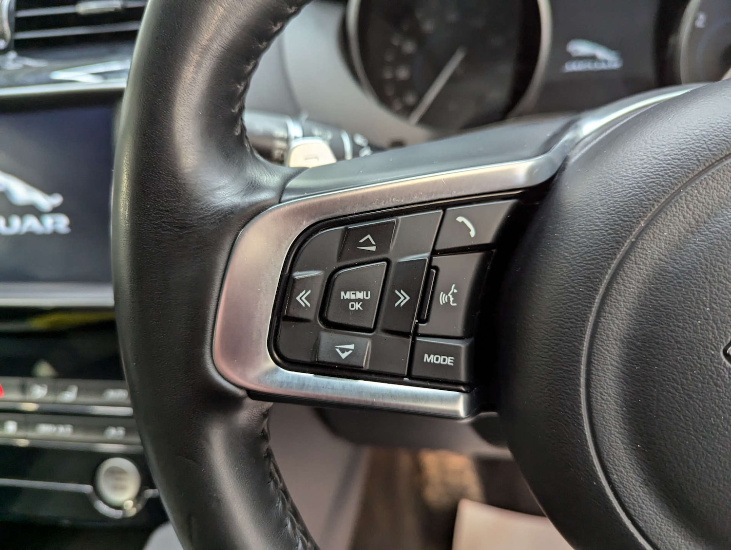 Used Jaguar F-Pace 2017 for sale - 77164835: Photo 73