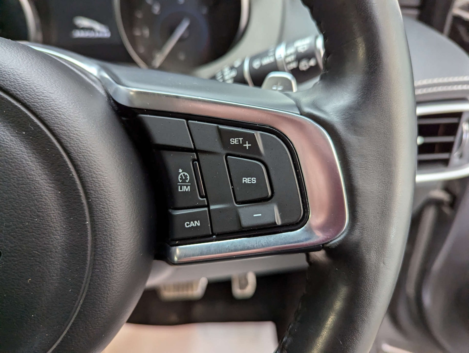 Used Jaguar F-Pace 2017 for sale - 77164835: Photo 76