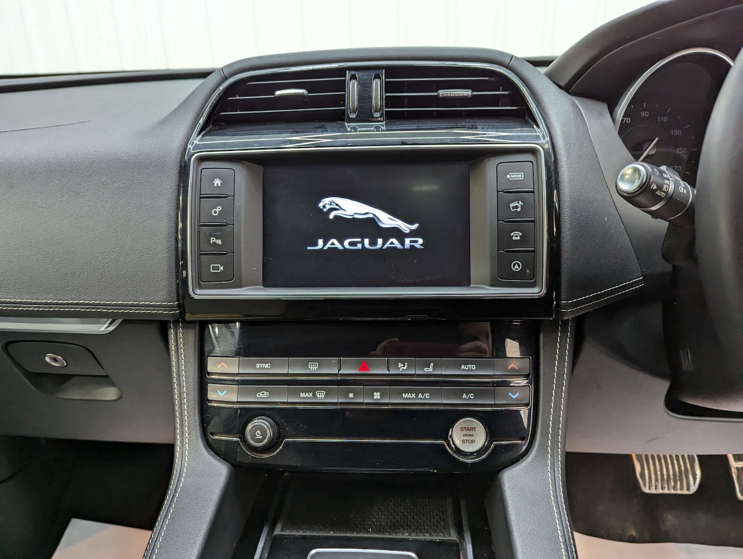 Used Jaguar F-Pace 2017 for sale - 77164835: Photo 81