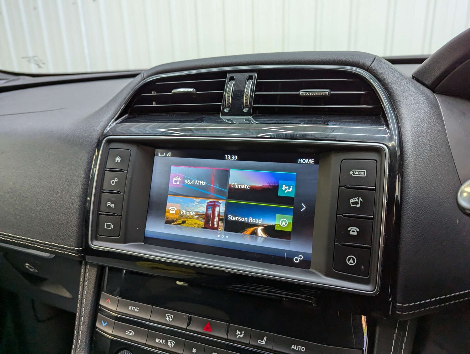 Used Jaguar F-Pace 2017 for sale - 77164835: Photo 82