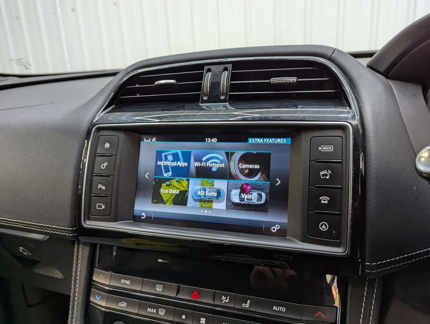 Used Jaguar F-Pace 2017 for sale - 77164835: Photo 85