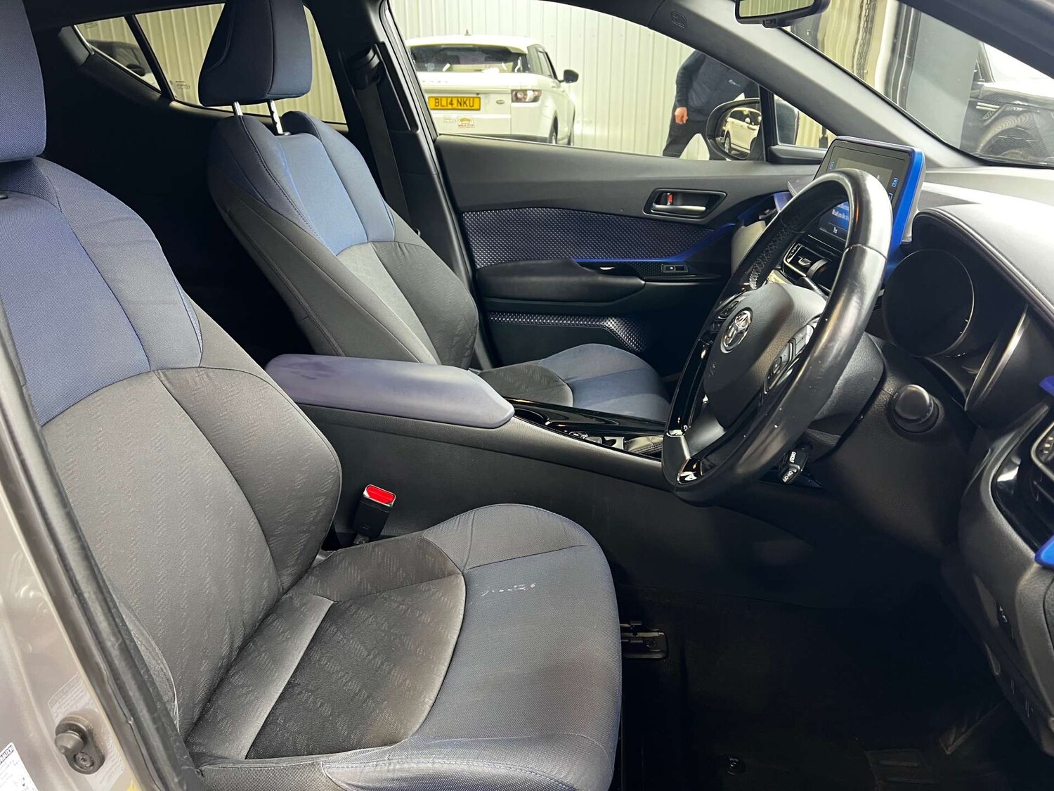 Used Toyota C-HR 2018 for sale - 77888806: Photo 18
