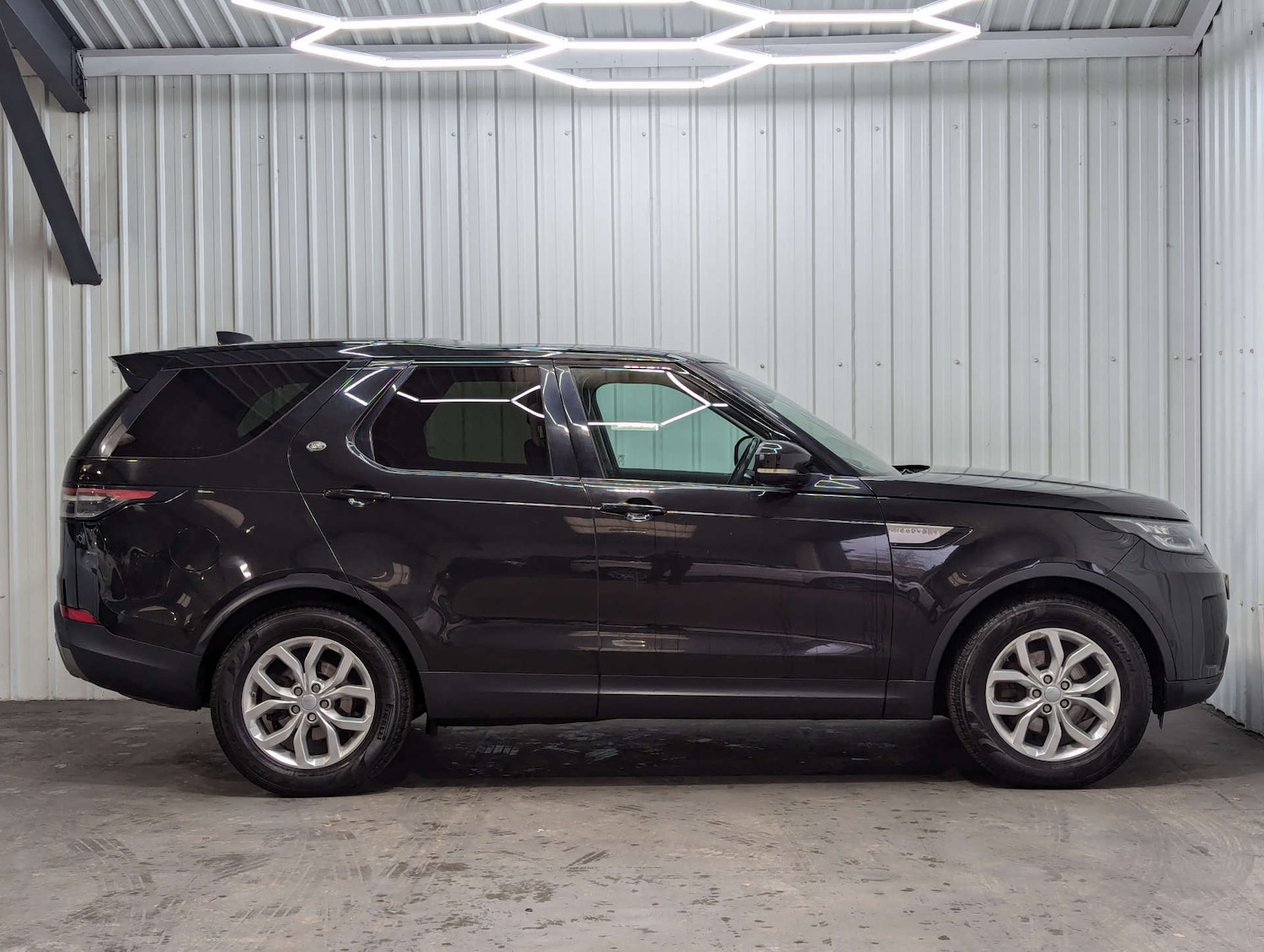 Used Land Rover Discovery 2018 for sale - 77094972: Photo 13