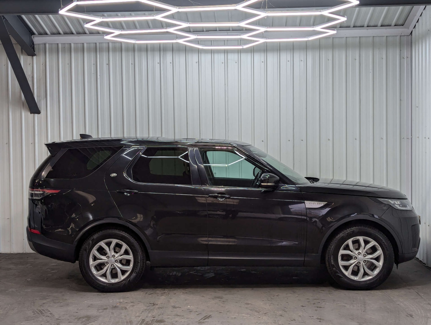 Used Land Rover Discovery 2018 for sale - 77094972: Photo 14