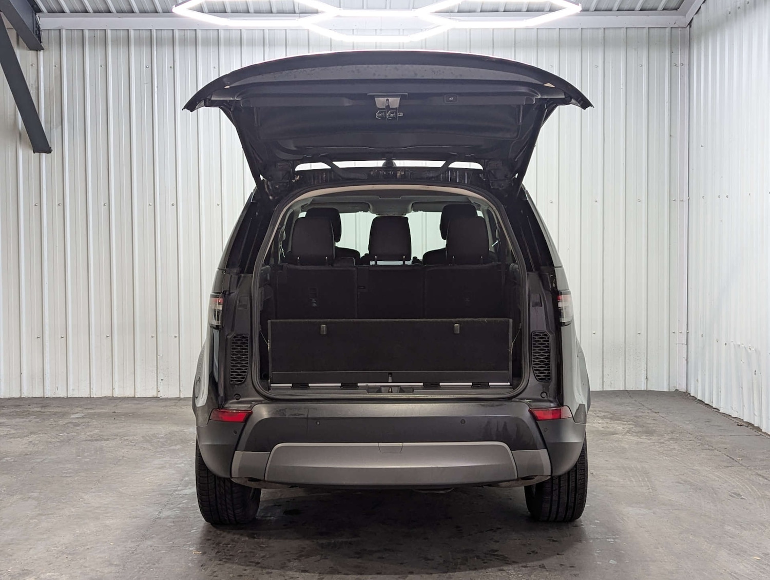 Used Land Rover Discovery 2018 for sale - 77094972: Photo 43