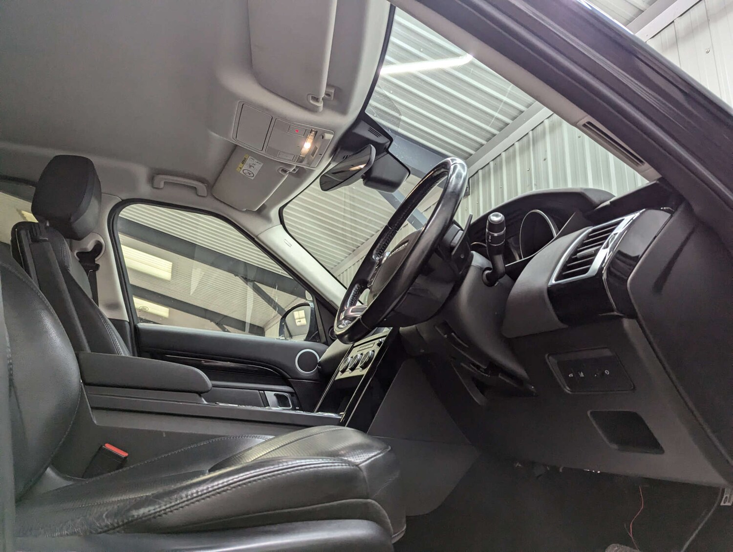 Used Land Rover Discovery 2018 for sale - 77094972: Photo 50