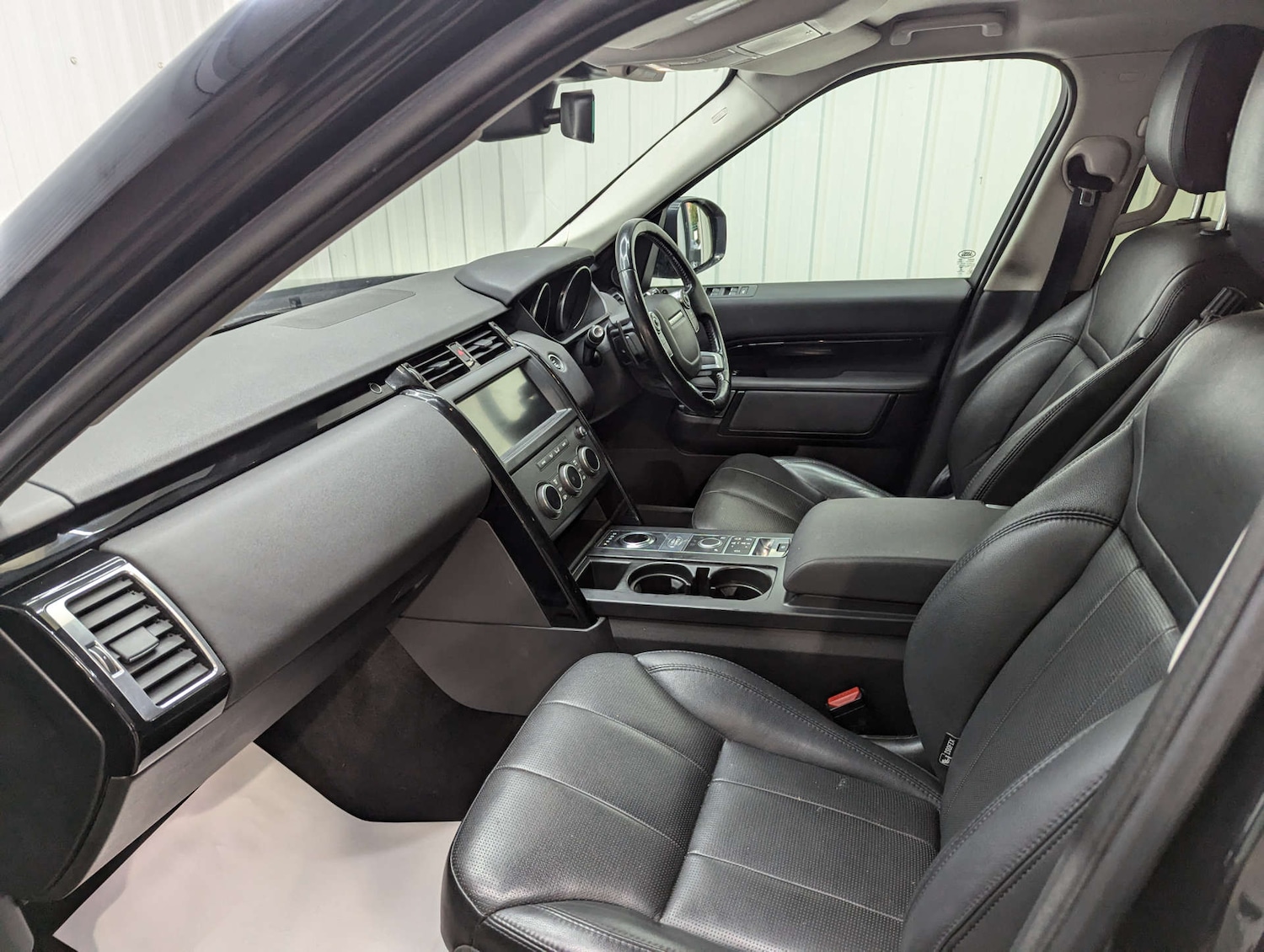 Used Land Rover Discovery 2018 for sale - 77094972: Photo 55