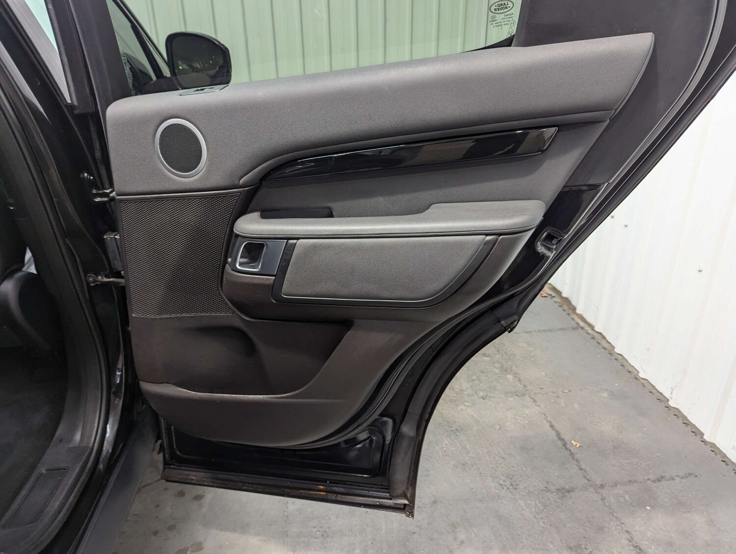 Used Land Rover Discovery 2018 for sale - 77094972: Photo 65