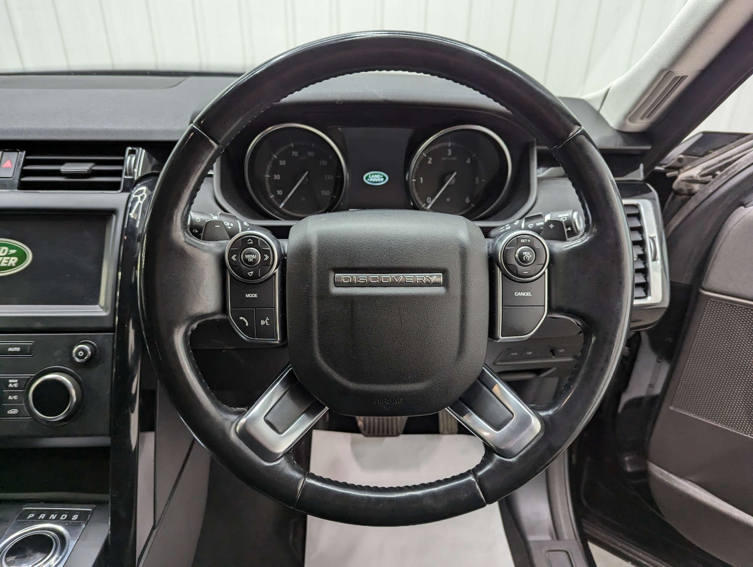 Used Land Rover Discovery 2018 for sale - 77094972: Photo 77