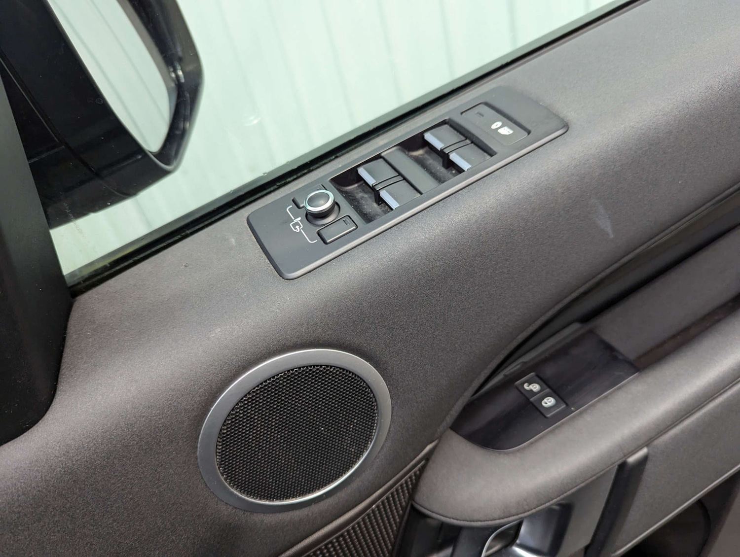 Used Land Rover Discovery 2018 for sale - 77094972: Photo 83