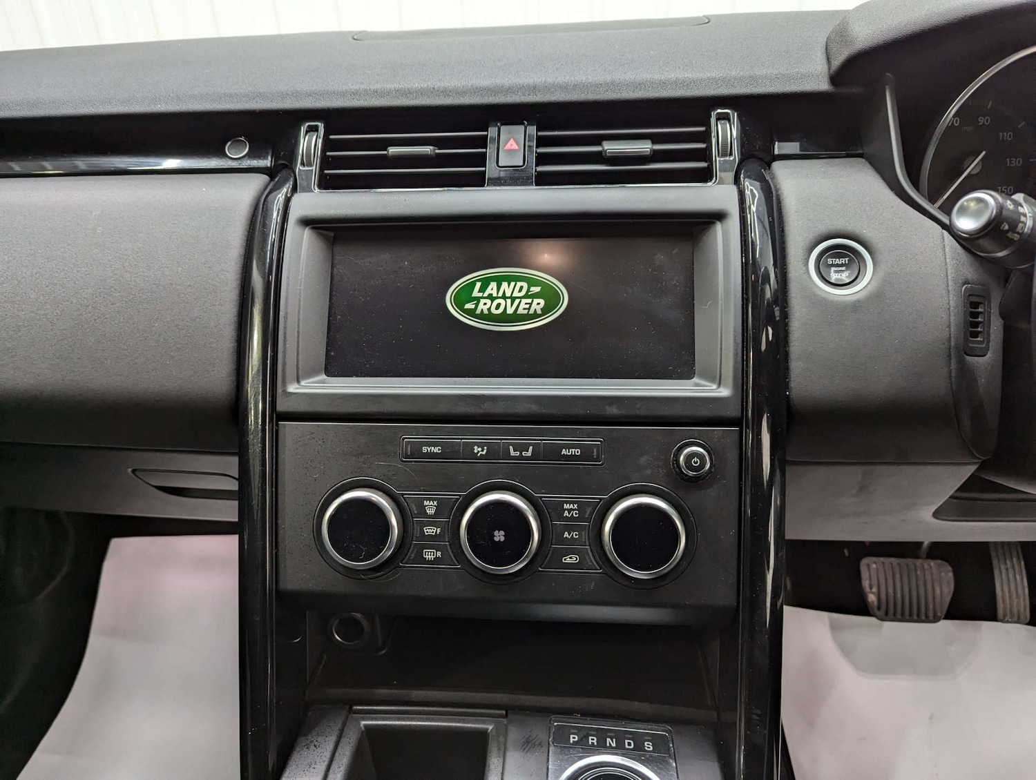 Used Land Rover Discovery 2018 for sale - 77094972: Photo 85