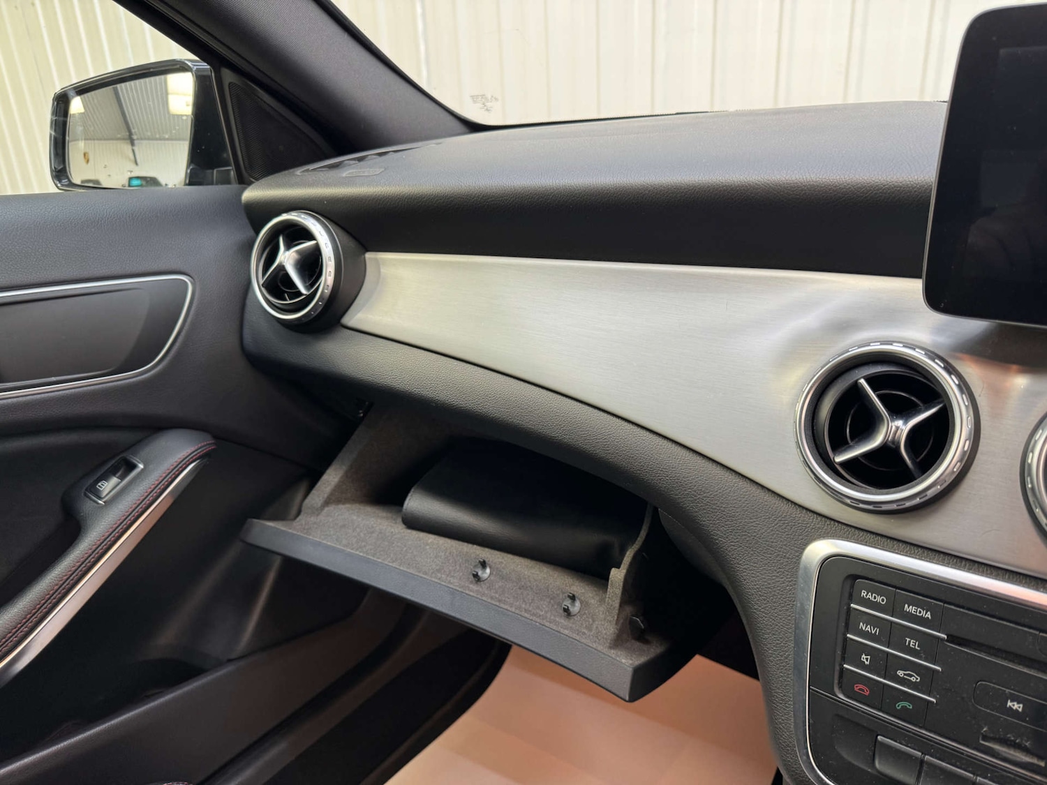 Used Mercedes-Benz GLA 2016 for sale - 76366183: Photo 90