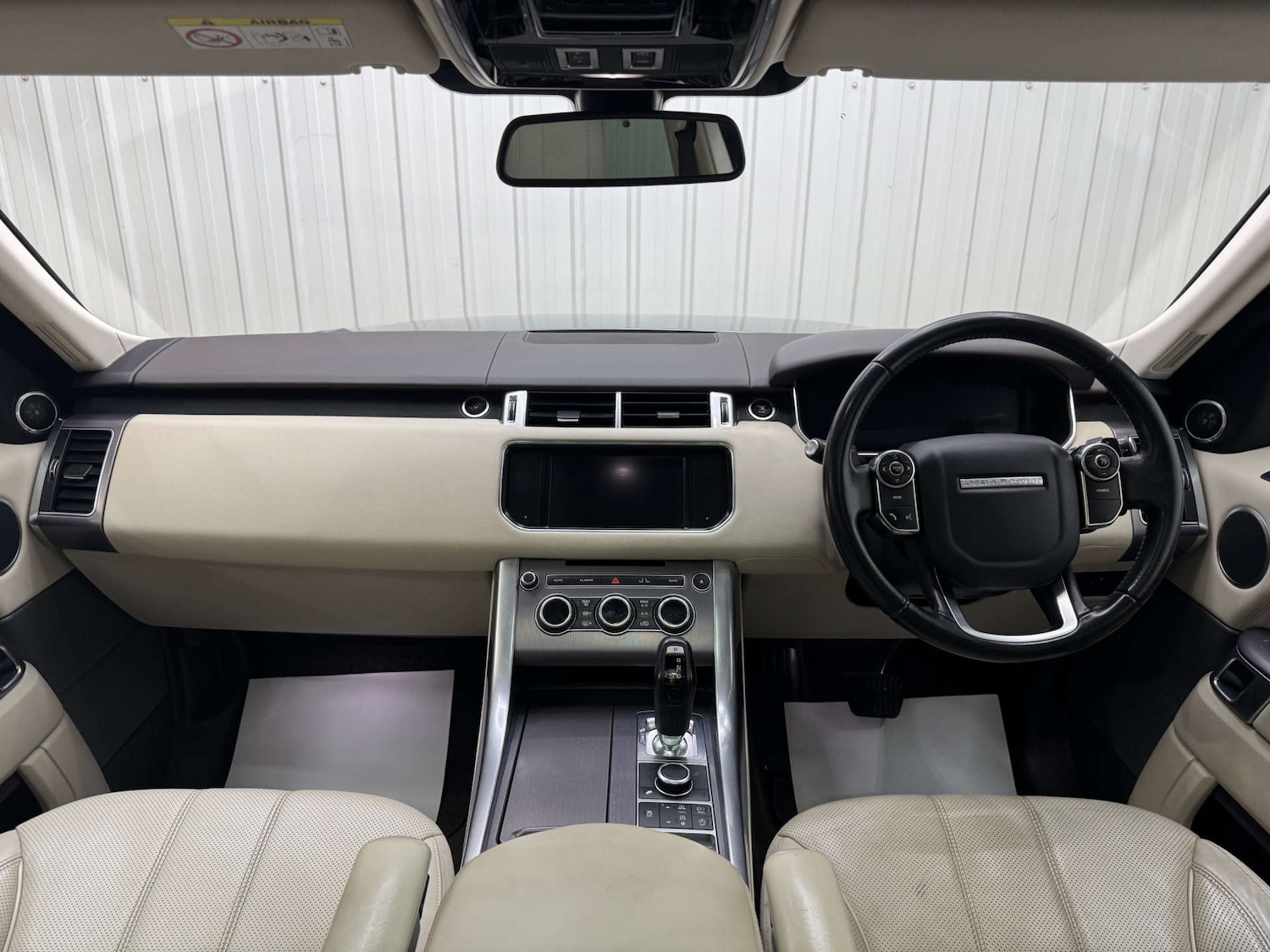 Used Land Rover Range Rover Sport 2015 for sale - 76363545: Photo 2