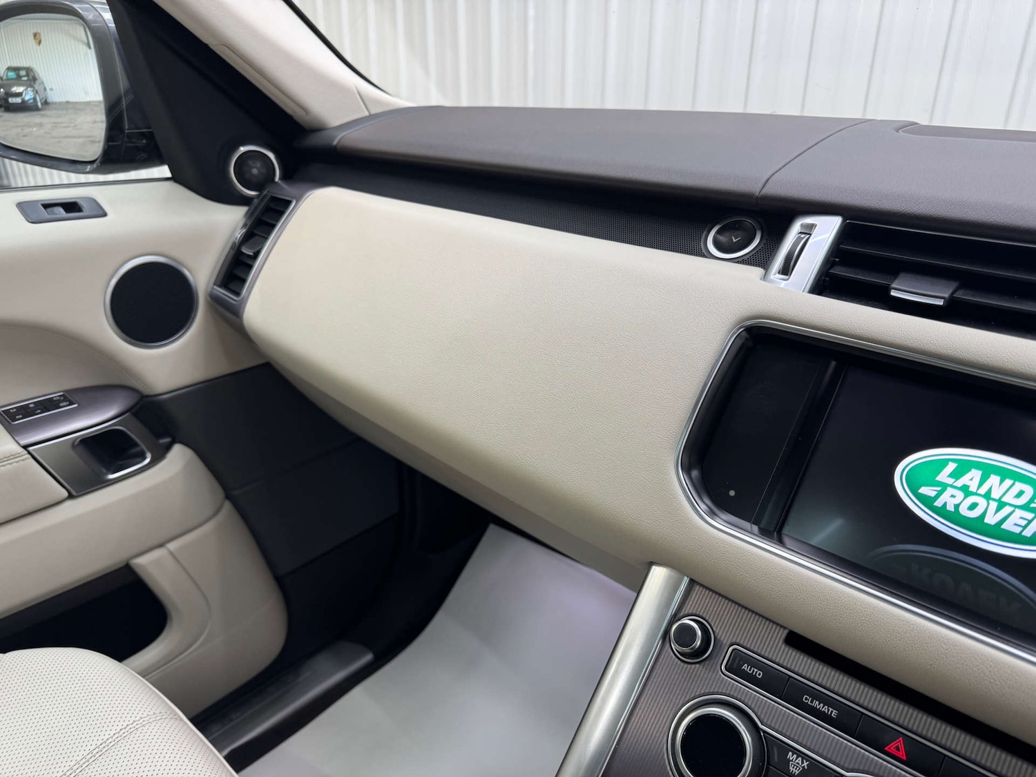 Used Land Rover Range Rover Sport 2015 for sale - 76363545: Photo 80