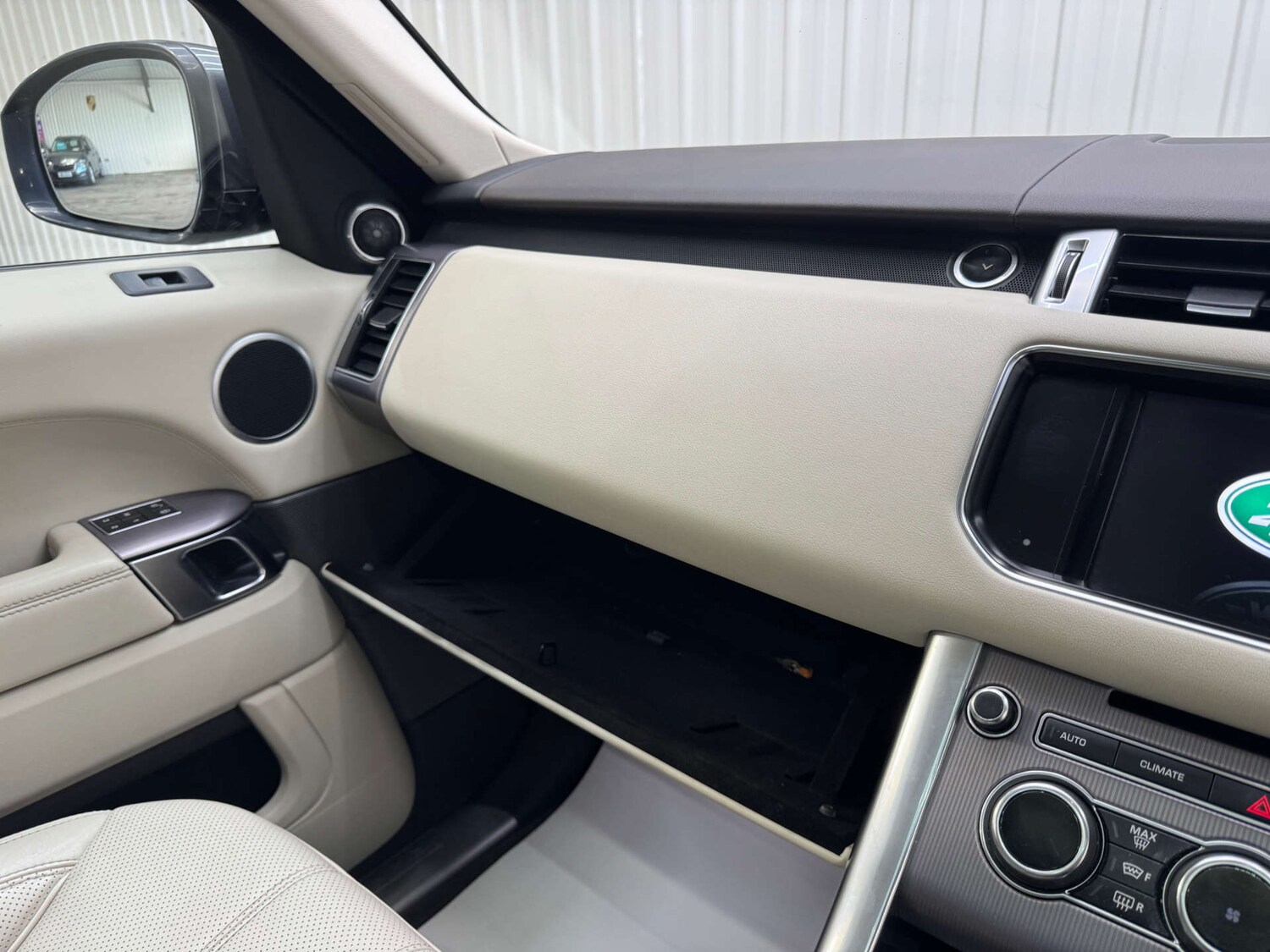 Used Land Rover Range Rover Sport 2015 for sale - 76363545: Photo 81