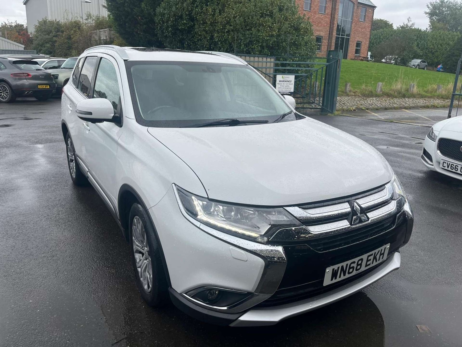 Used Mitsubishi Outlander 2018 for sale - 76005464: Photo 7