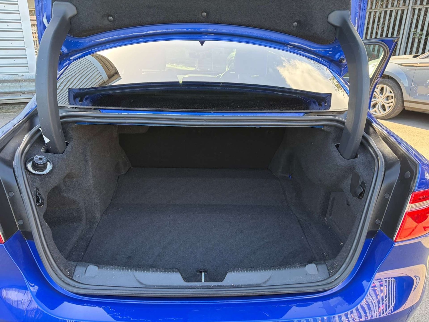 Used Jaguar XE 2019 for sale - 77888825: Photo 21