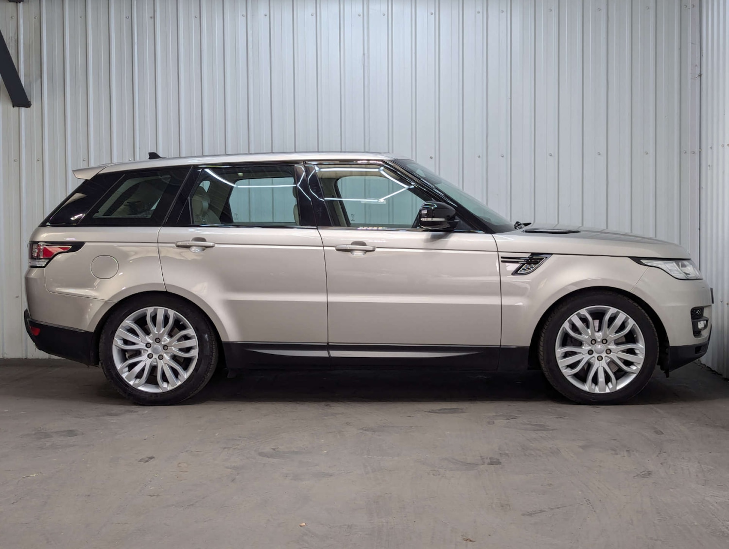 Used Land Rover Range Rover Sport 2015 for sale - 77195835: Photo 13