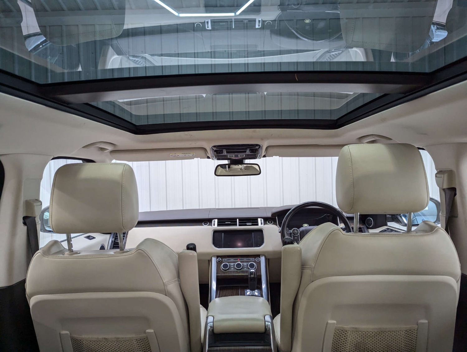 Used Land Rover Range Rover Sport 2015 for sale - 77195835: Photo 2