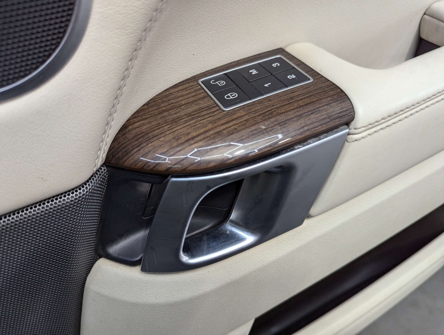 Used Land Rover Range Rover Sport 2015 for sale - 77195835: Photo 85