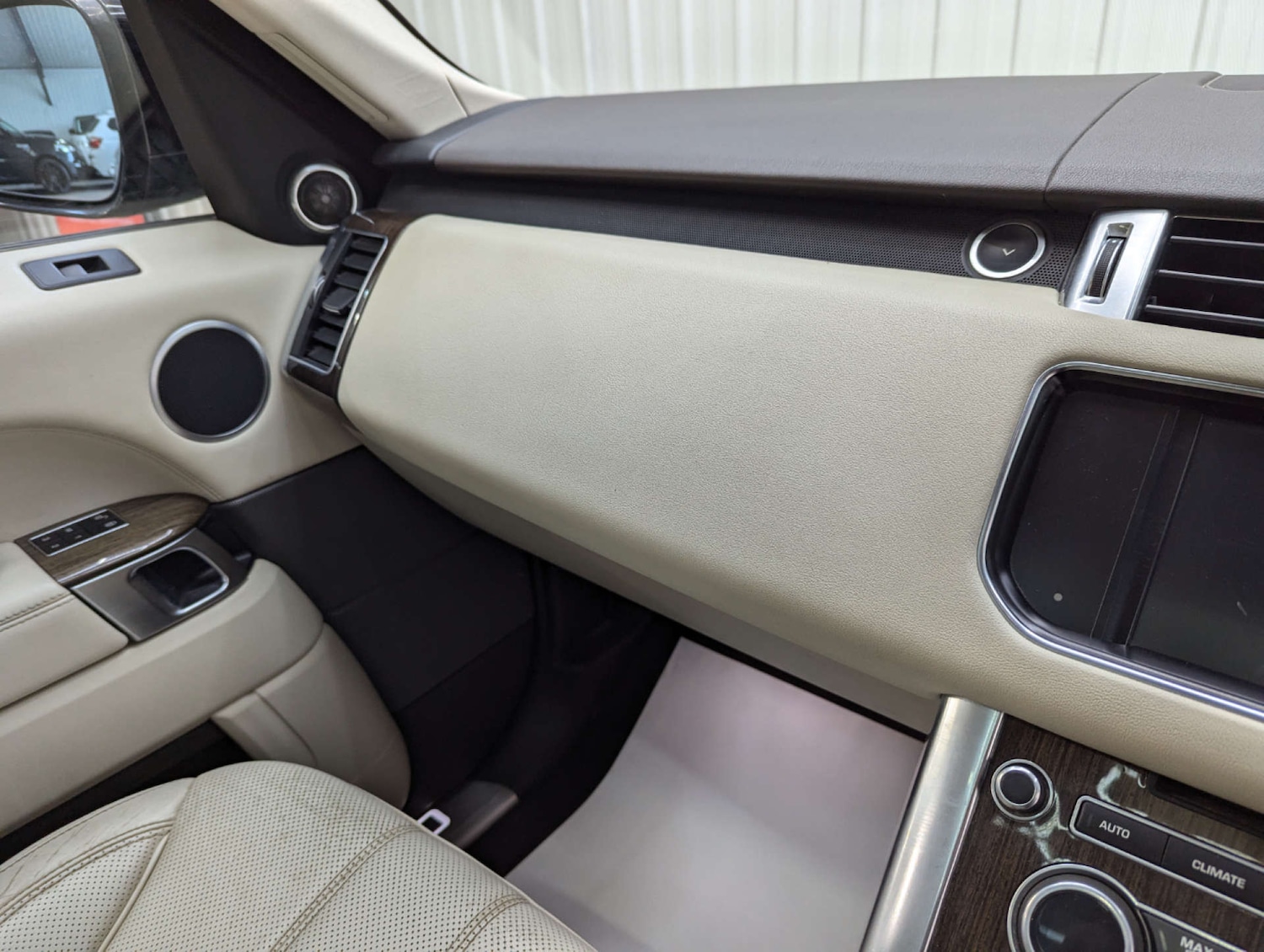 Used Land Rover Range Rover Sport 2015 for sale - 77195835: Photo 97