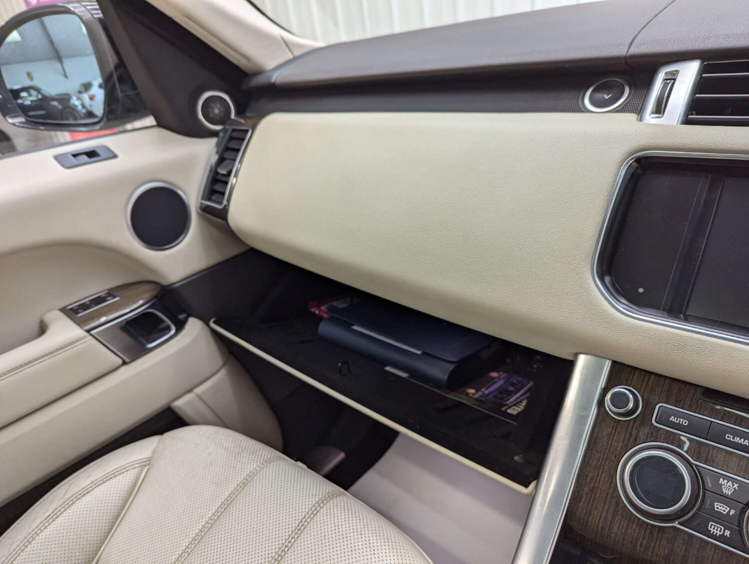 Used Land Rover Range Rover Sport 2015 for sale - 77195835: Photo 98