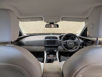 Used Jaguar XE 2015 for sale - 79111359: Photo