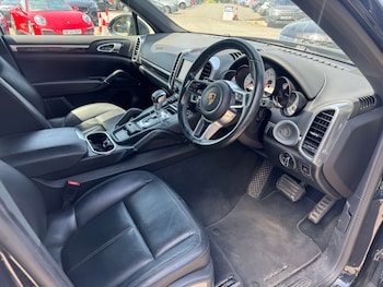 Used Porsche Cayenne 2016 for sale - 78998052: Photo