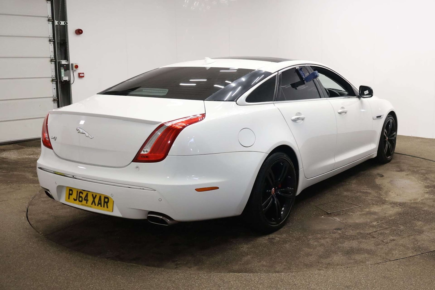 Used Jaguar XJ 2014 for sale - 77539981: Photo 11