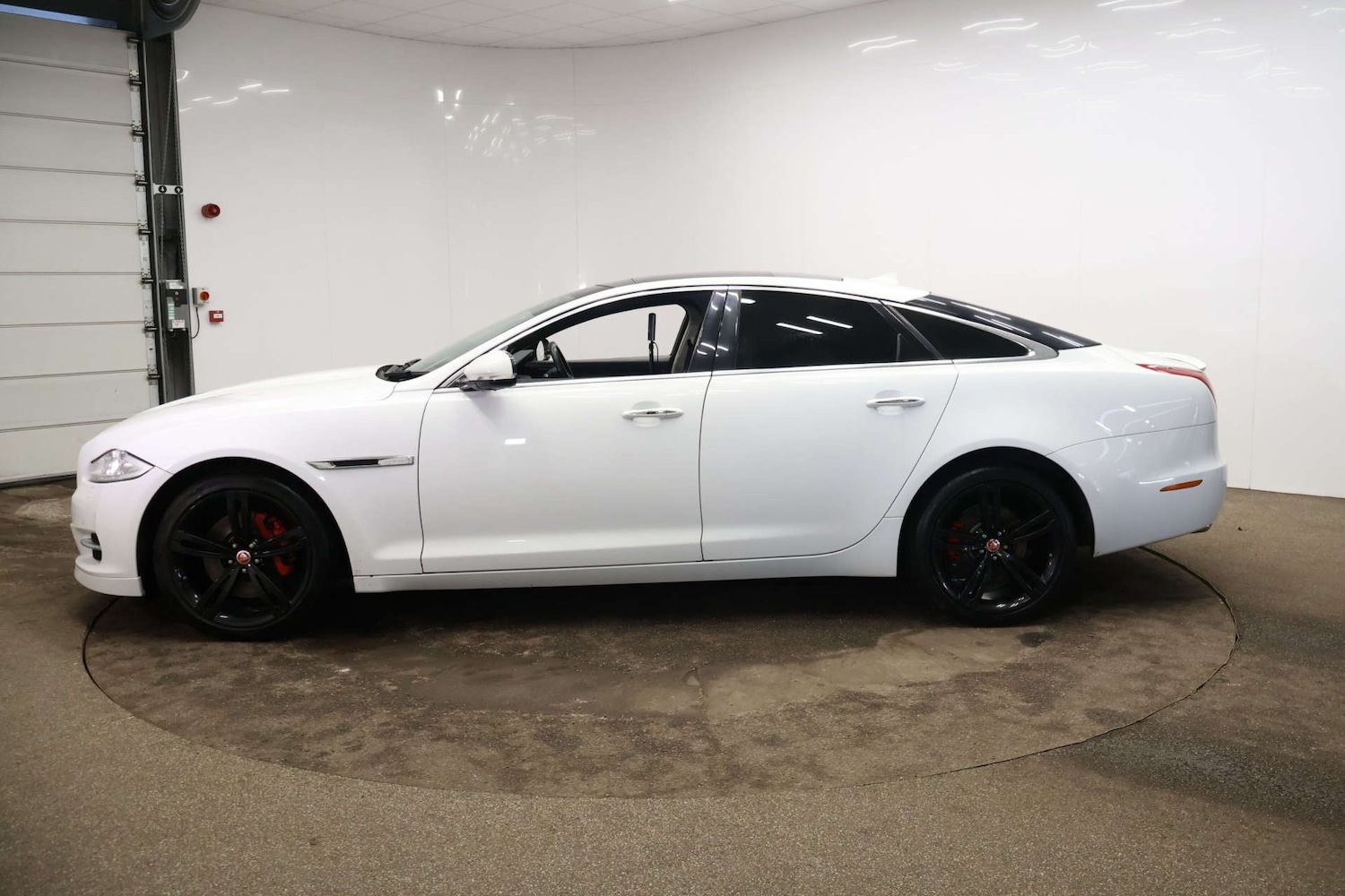 Used Jaguar XJ 2014 for sale - 77539981: Photo 13