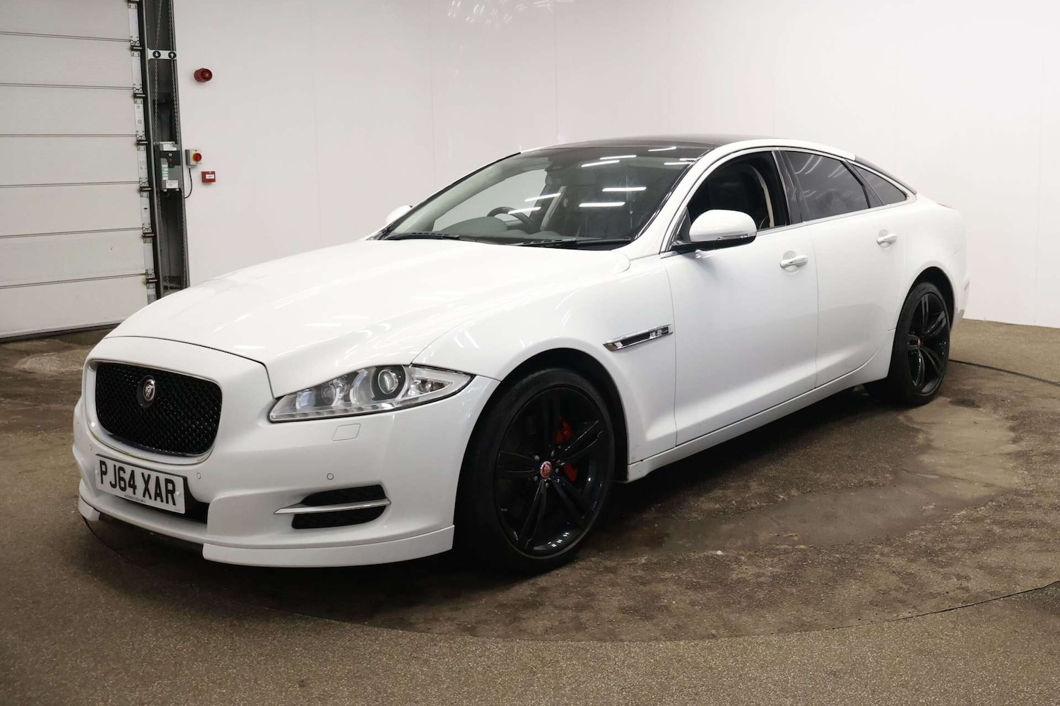 Used Jaguar XJ 2014 for sale - 77539981: Photo 19