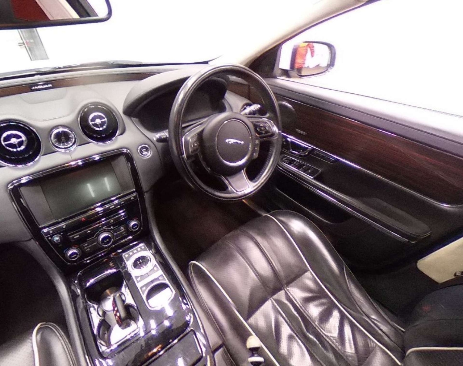 Used Jaguar XJ 2014 for sale - 77539981: Photo 3