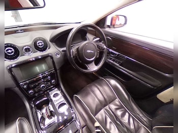 Used Jaguar XJ 2014 for sale - 77539981: Photo