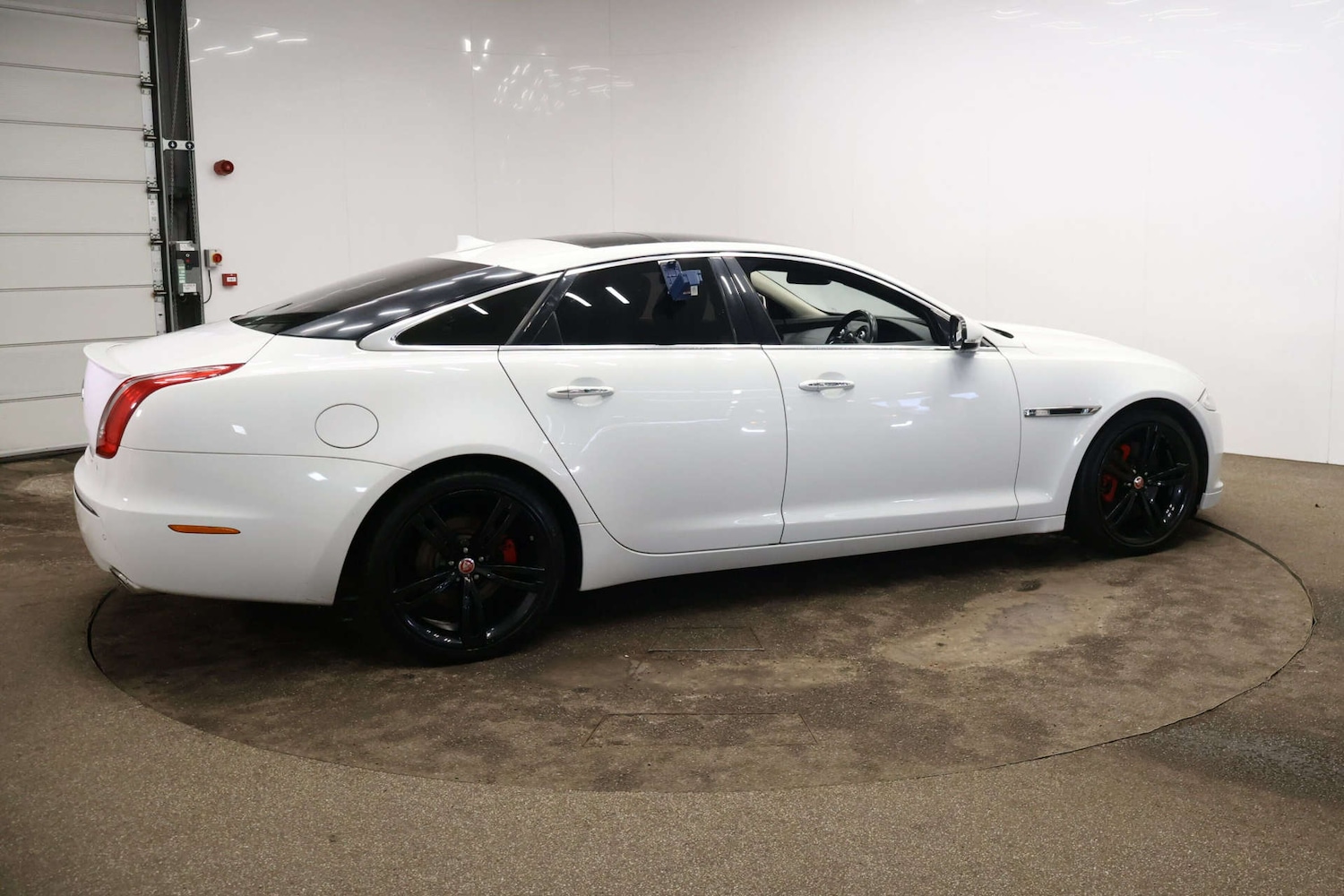 Used Jaguar XJ 2014 for sale - 77539981: Photo 9
