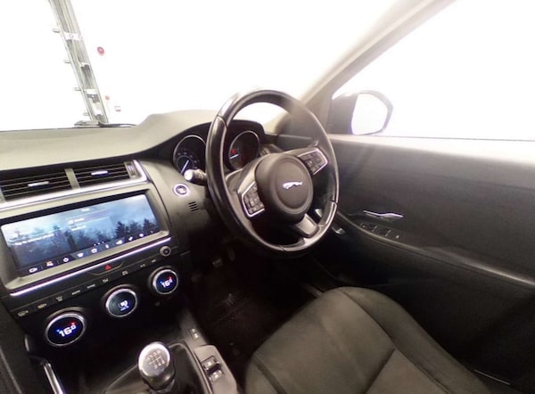Used Jaguar E-Pace 2018 for sale - 76320844: Photo 3