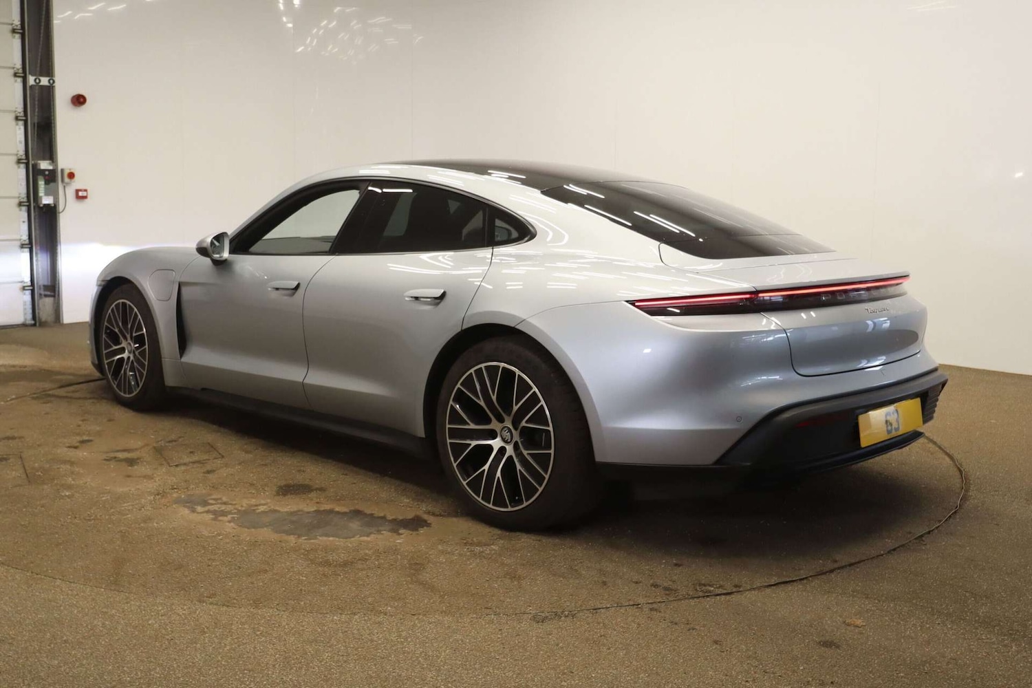 Used Porsche Taycan 2021 for sale - 77766948: Photo 11