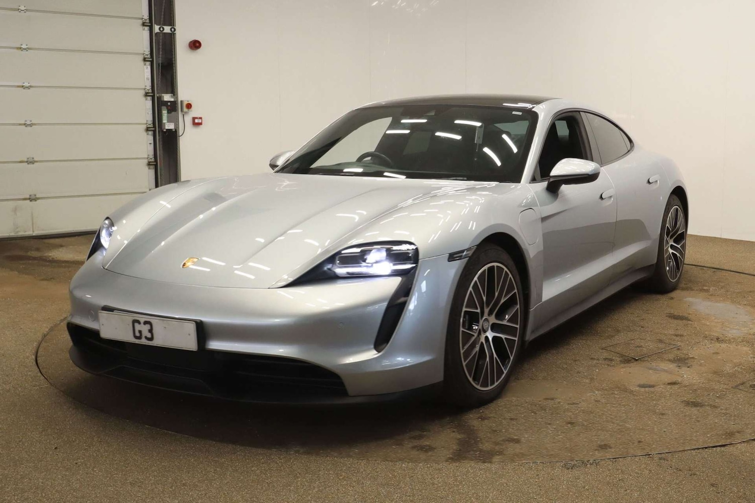 Used Porsche Taycan 2021 for sale - 77766948: Photo 23