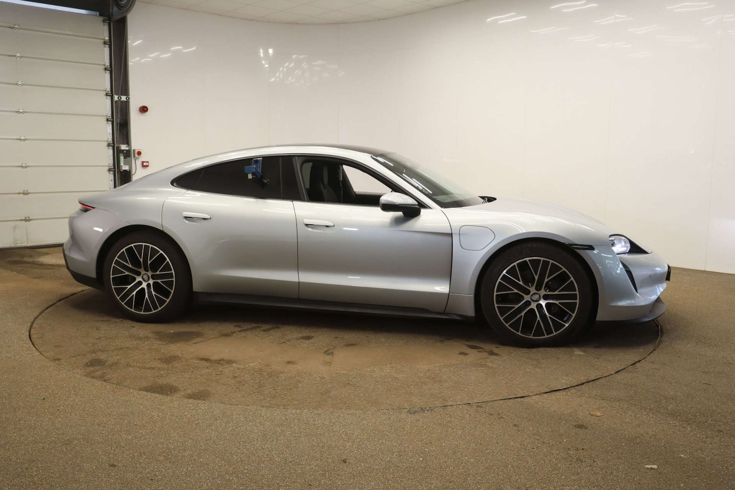 Used Porsche Taycan 2021 for sale - 77766948: Photo 7