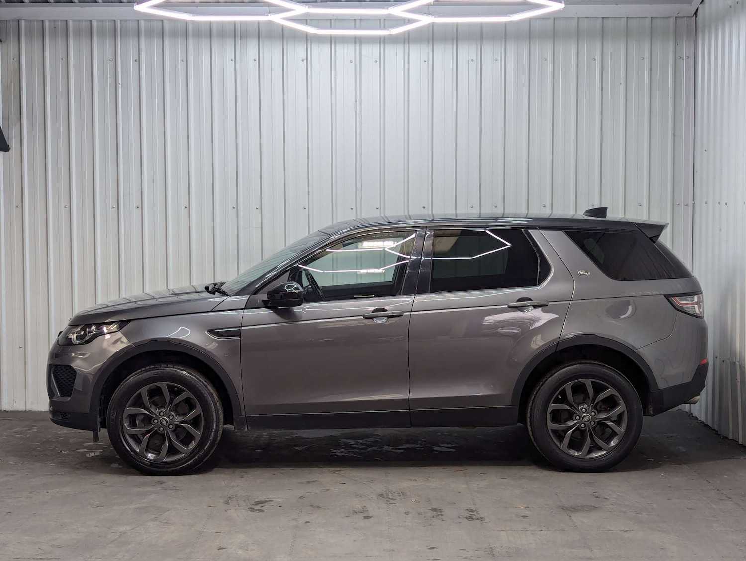 Used Land Rover Discovery Sport 2019 for sale - 76569711: Photo 16